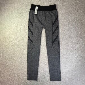 JVINI Women’s Gray Black Chevron Leggings NJT026 Nylon Spandex Activewear NWT